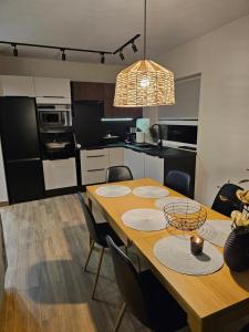 All Season Lasówka - Klimat - Willa 10 osobowa z widokiem na góry, Sauna opalana drewnem, Jacuzzi 4km do Zieleniec SKI Arena