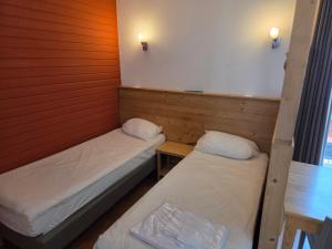 Hameau des Eaux dOrelle 3 Vallées - 1 OU 2 Studios Communicants