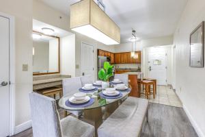 Poolside Oasis 7 Mi to Disney and Universal