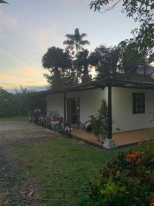 ecopolis hospedaje casa grande en El Queremal