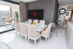 Appartement luxueux avec piscine - Malabata Hills - Proche de la plage et du célèbre parc Villa Harris - AC, WIFI, IPTV