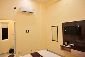 Hotel Siddhivinayak I Luxury Stay Near Kashi Vishwanath