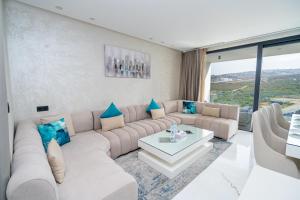 Appartement luxueux avec piscine - Malabata Hills - Proche de la plage et du célèbre parc Villa Harris - AC, WIFI, IPTV