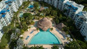 Beach Apartment Nikki Steps from the Sea