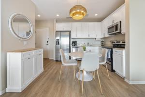 LUX Oasis North Park, King Beds, Workspaces, Parking