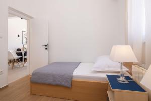 Seaside luxury villa with a swimming pool Cove Ljubljeva, Trogir - 19258