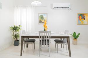 Choose To Be Happy at The Westbury - Two Bedroom Apartment