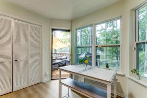 5 Mi to Stone Mountain Family Home