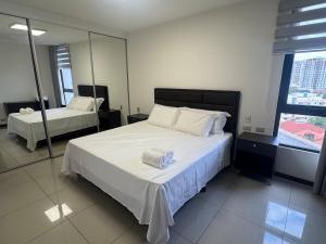 Beautiful Family Apartment with Pool WiFi Central Team
