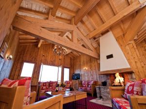Spacious Chalet w Sauna