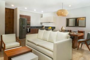 Relaxing 2BR Condo Omara with Direct Pool Access