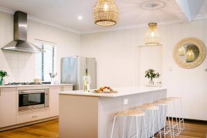 Blue Wren - Chic and Spacious Country Pool House