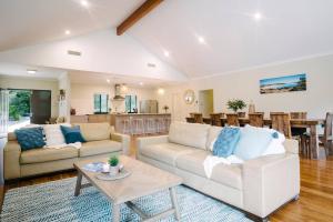 Blue Wren - Chic and Spacious Country Pool House