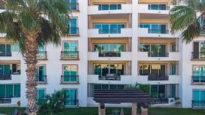 Condo Paraiso - Luxurious new condo 300mt from the beach