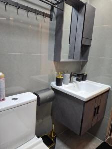 Unwind Suites Riverside