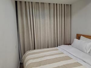 Unwind Suites Riverside