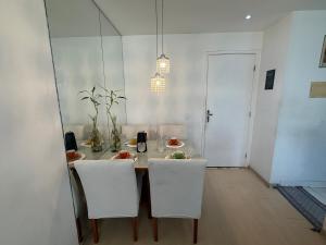 Apartamento com piscina próximo ao Rio Centro e praia