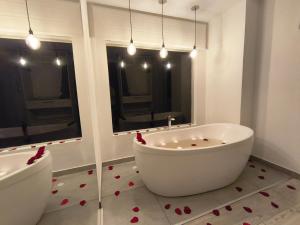 Mirador samsara Suite Luxury Tina vista a la montaña