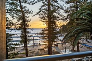 Wake to Waves, Elegant Beachfront Apartment