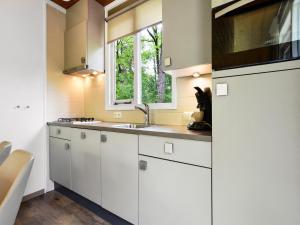 Bungalow in Putten near Veluwe Forest