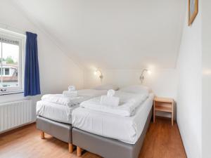 Cozy Home Near the Lake