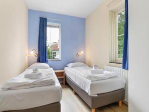 Cozy Home Near the Lake