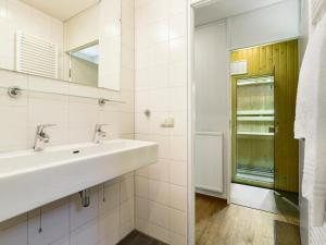 Cozy Bungalow in Putten