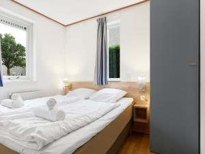 Sauna Retreat by the Lake