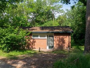 Woodland Retreat w Fireplace