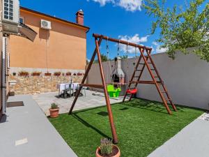 Holiday Home in Smoljanci with Private Pool