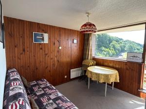 Studio skis aux pieds pour 4 personnes près des pistes - FR-1-814-110