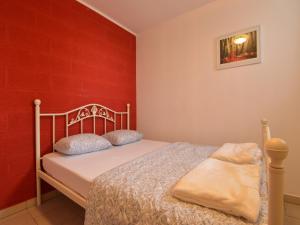 Group house with 3 apartment for family