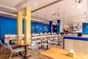 OYO 94746 Raz Residence