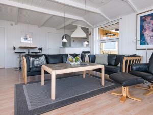 8 person holiday home in Sjølund-By Traum