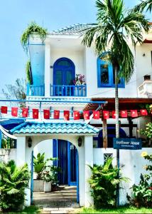 Hoi An beach seaflower villa