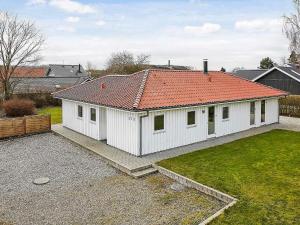 8 person holiday home in Juelsminde-By Traum