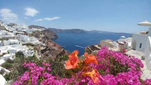 Two-Bedroom Villa with Caldera View