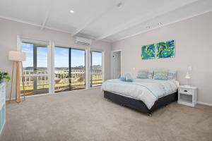 1-bedroom unit with balcony and ocean views!