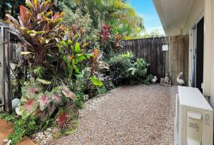 3 Bedroom Villa with Courtyard close to resort pool