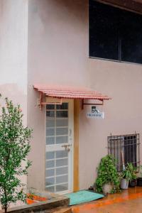 Villa floure - Spacious 4bhk Villa with Pool, Lawn & Bonfire area
