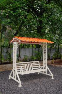 Villa floure - Spacious 4bhk Villa with Pool, Lawn & Bonfire area