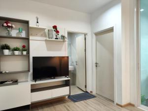 5 Floor - The Base Downtown Condominium next to Central Shopping Mall