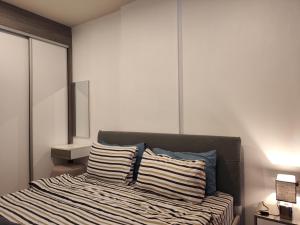 5 Floor - The Base Downtown Condominium next to Central Shopping Mall