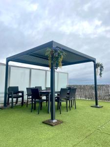 T3 super cosy, parking sécurisé gratuit , grande terrasse balcon , ascenseur