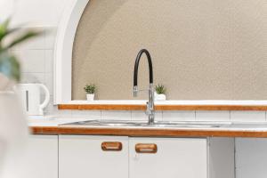 Simple Single Room - Serene Spot at Peakhurst - Shared Bathroom