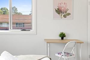 No Frill Ensuite Double Room in Panania - Near Stations