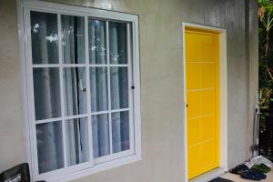 Richs Crib - Puerto Galera Affordable House