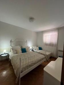 Apartment with swimming pool