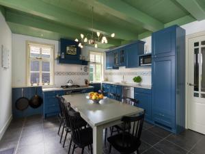 Luxury apartment with sun shower at the edge of the beautiful Oostkapelle