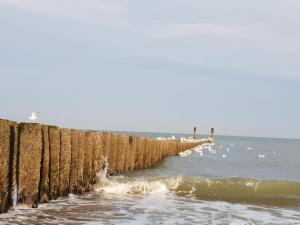 Luxury apartment with sun shower at the edge of the beautiful Oostkapelle
